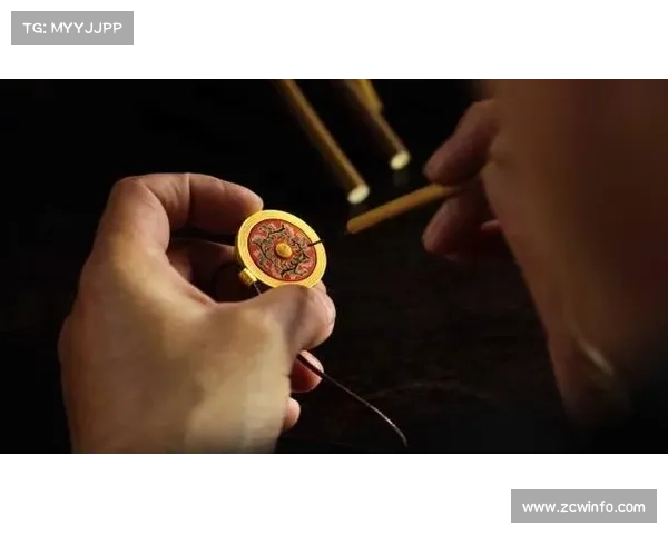 非遗银饰足球热销,体育与文化融合创造新价值 非遗银饰足球热销,体育与文化融合创造新价值